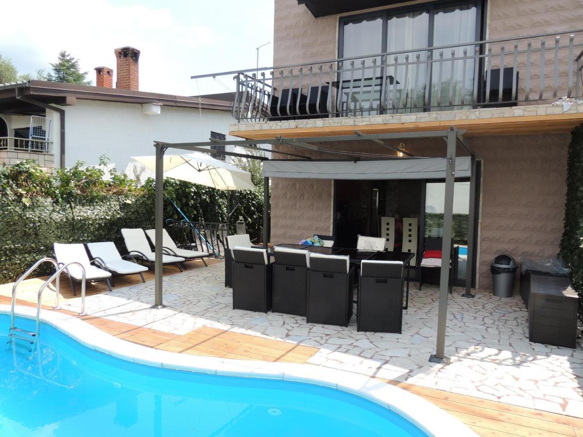 Welcoming Villa In Vantacici With Pool And Sea View Luaran gambar