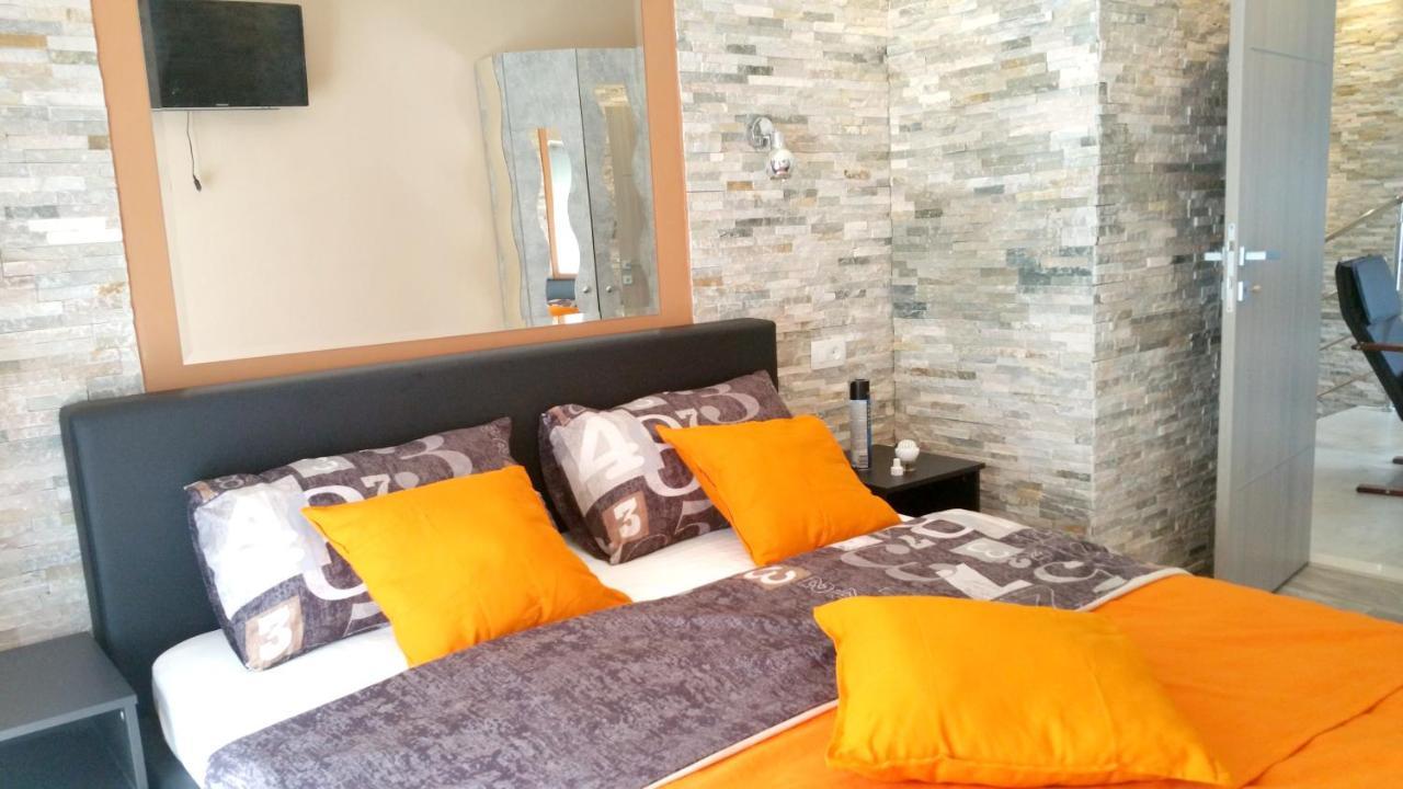 Welcoming Villa In Vantacici With Pool And Sea View Luaran gambar
