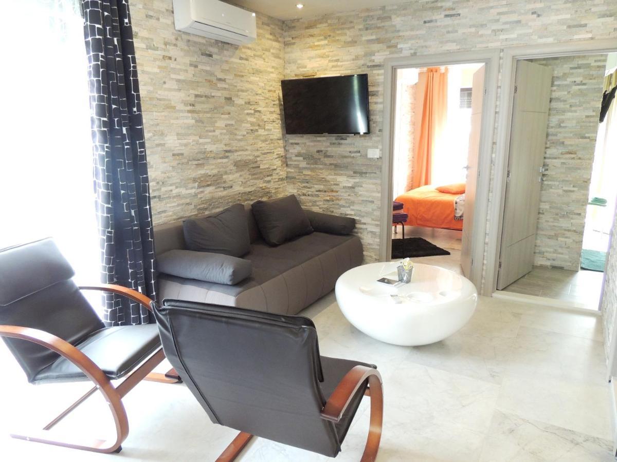 Welcoming Villa In Vantacici With Pool And Sea View Luaran gambar