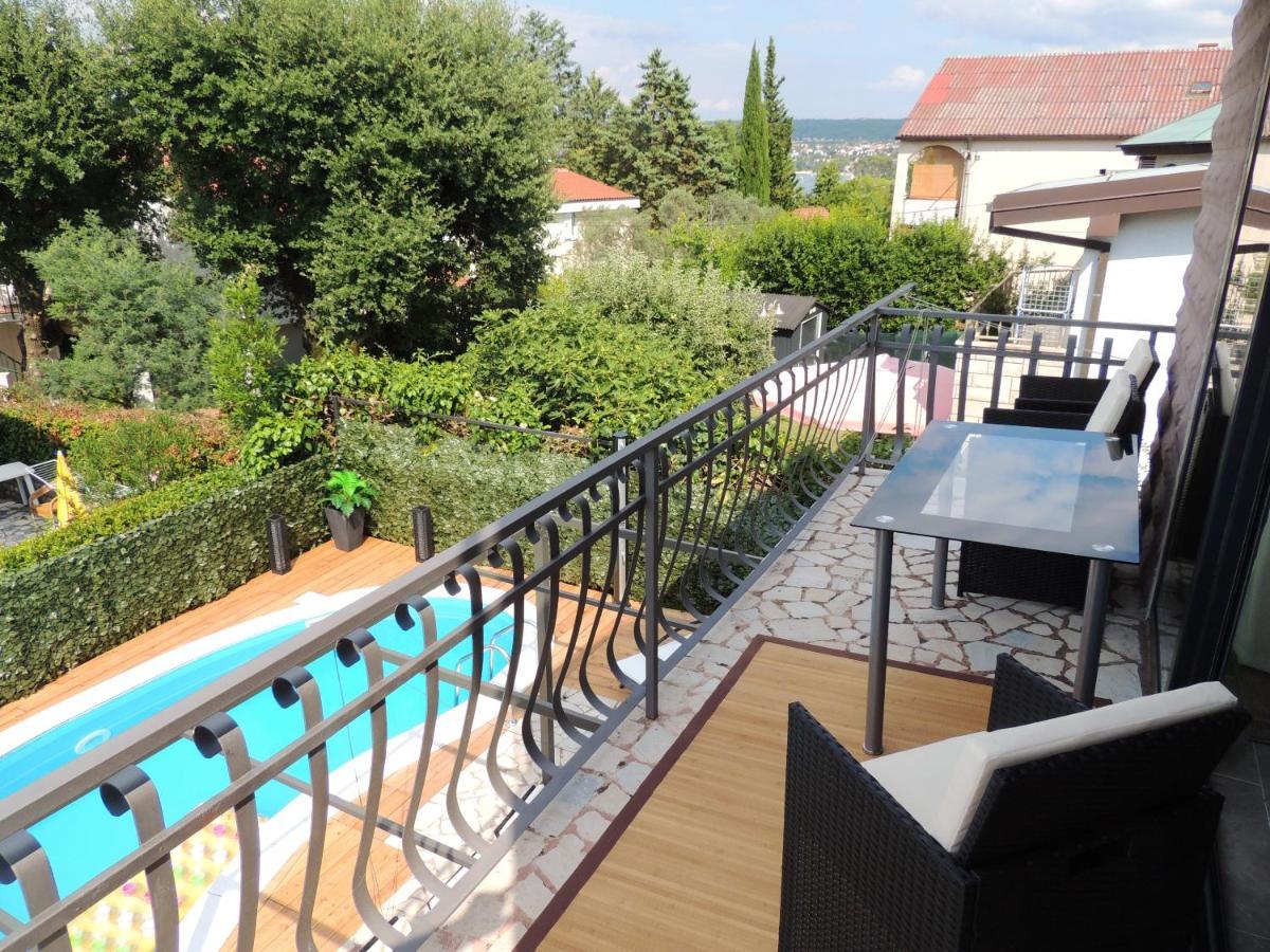 Welcoming Villa In Vantacici With Pool And Sea View Luaran gambar
